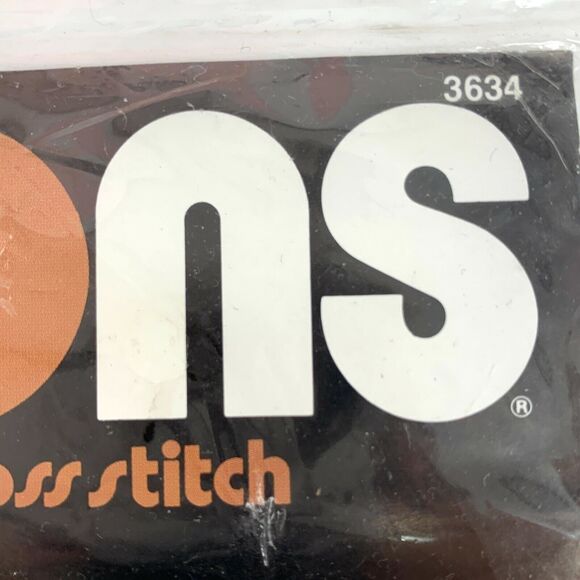 Dimensions Jennifer's Friend No Count Cross Stitch Kit - New in Packaging - Picture 3 of 6